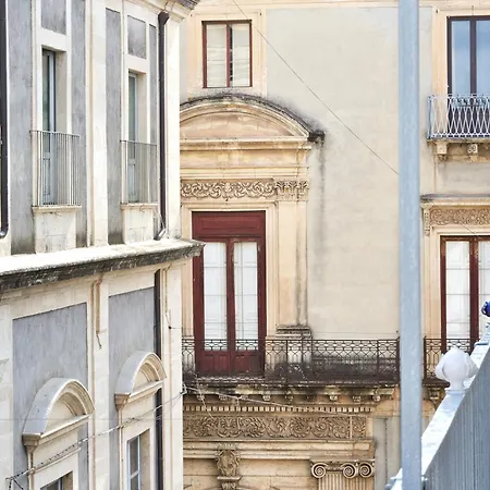Le Leggende Di Casa Universita * Catane